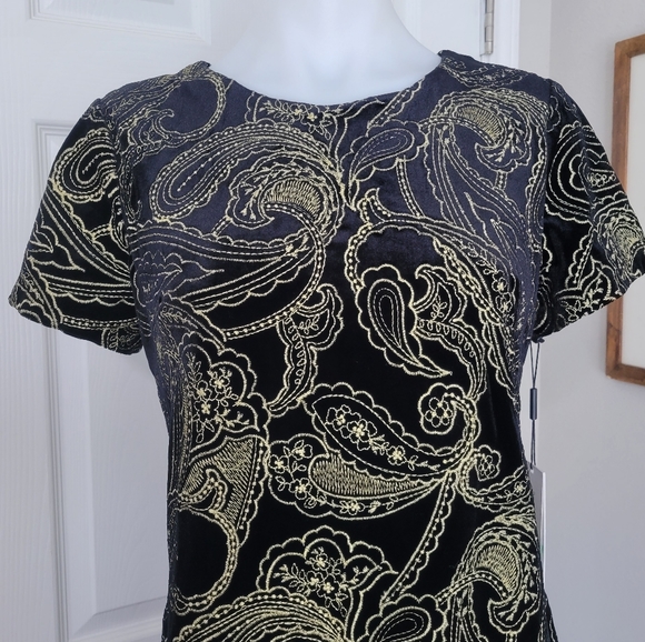 Calvin Klein Black Velvet and Gold Paisley Embroidered Dress Gold Zip 8 NWT - Picture 3 of 16